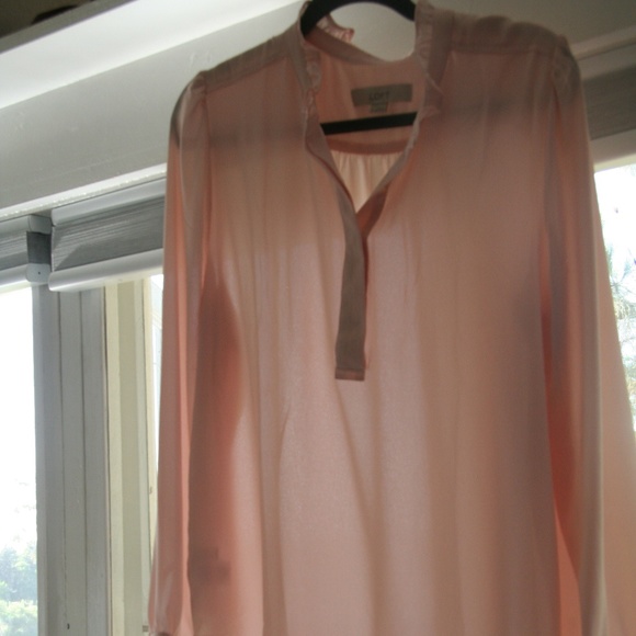 Loft size XL Pale Peach button down blouse - Picture 2 of 7